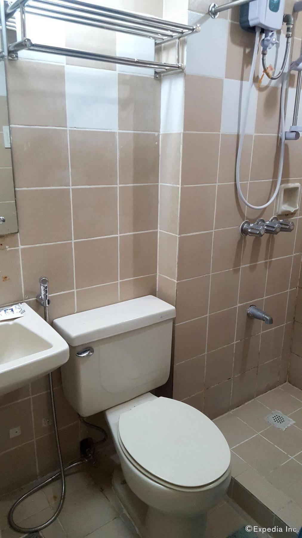Mpt Suites San Pedro Makati Eksteriør billede