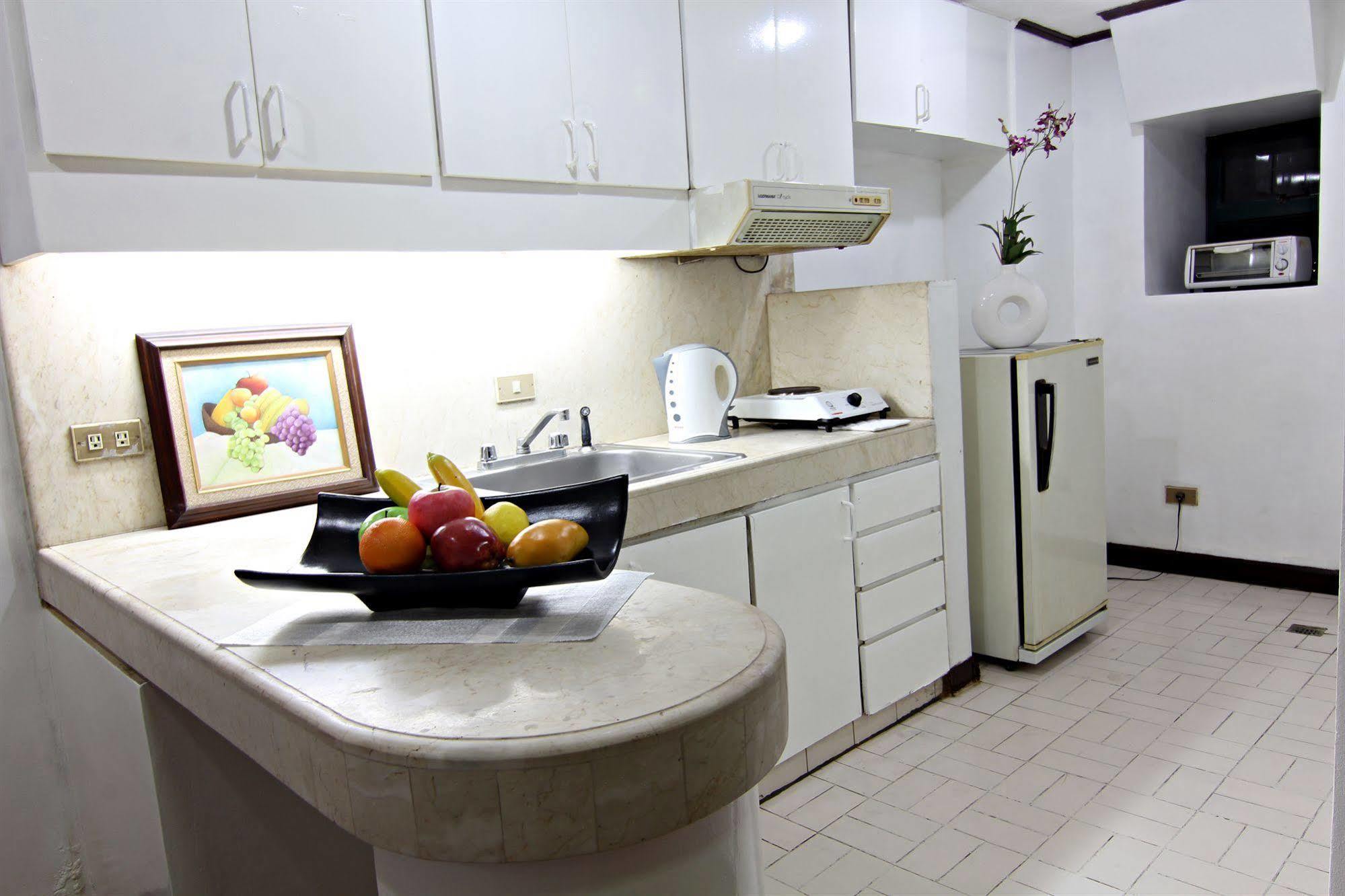 Mpt Suites San Pedro Makati Eksteriør billede